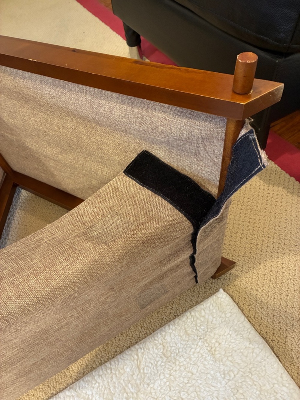 Wood Folding A-Frame Blanketed Cat Bed. - Picture 8 of 9